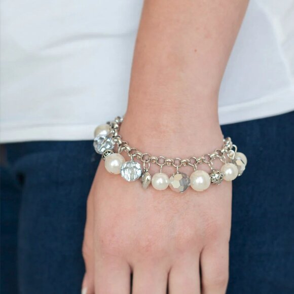 Paparazzi Jewelry Accessories - Cupid Couture - White Bracelet - Vintage - Picture 3 of 4